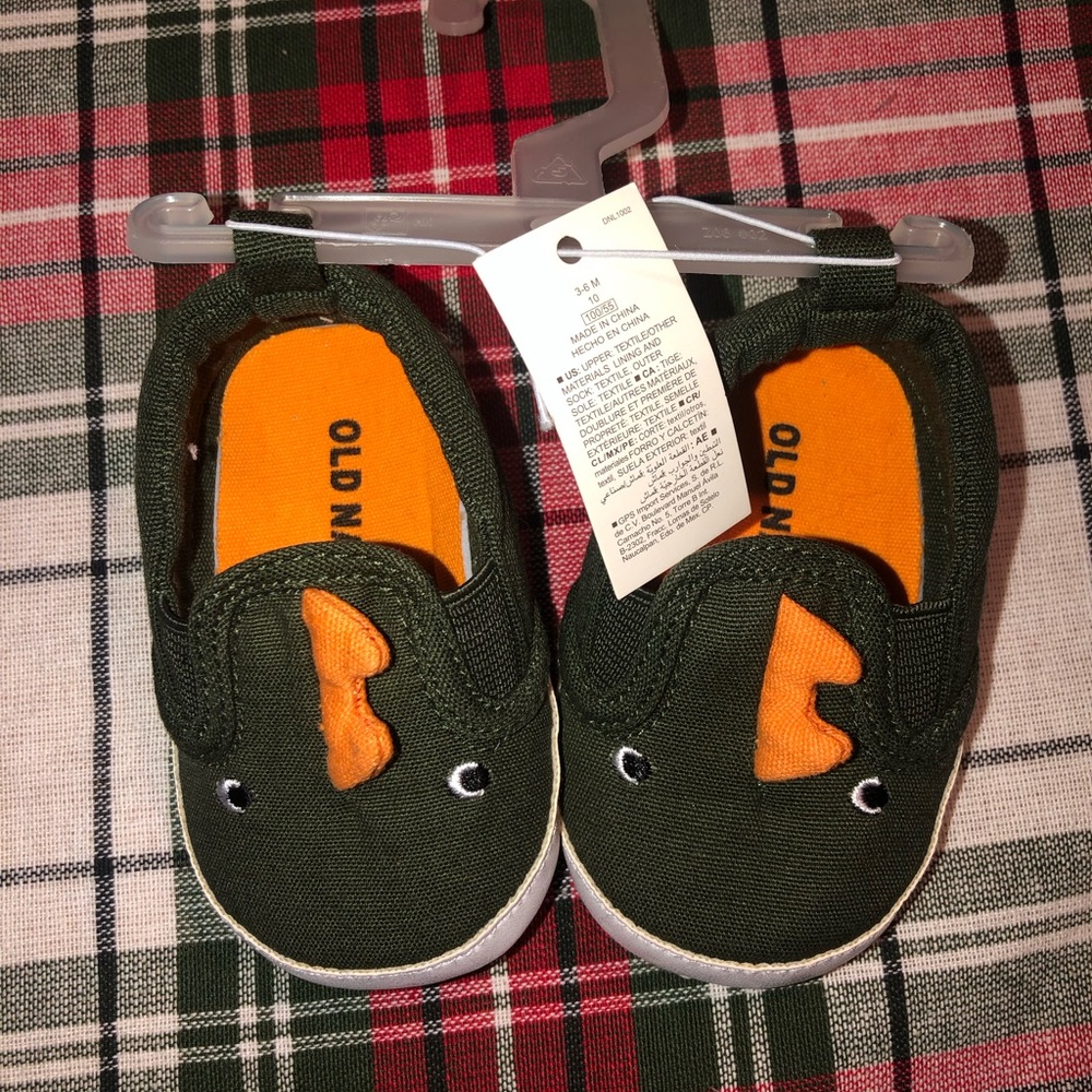 Old Navy Dinosaur baby shoe